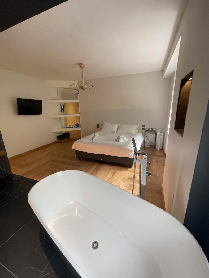 The Lion'S Den Bnb Trieszt Kültér fotó